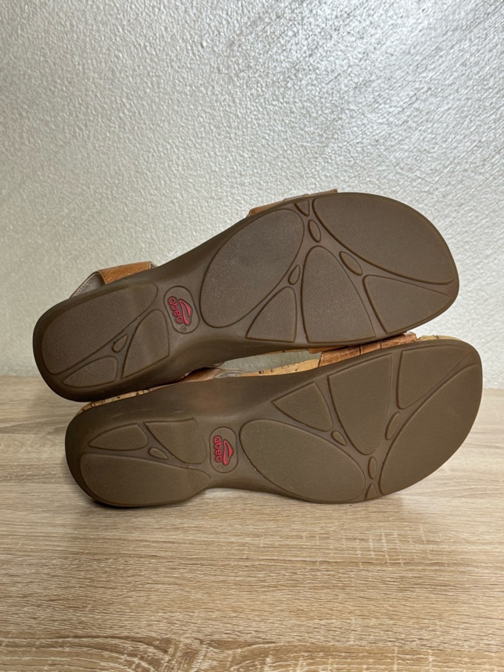 Abeo Nora Sz 11M Neutral Mid Heel Stone Brown Leather Cork Footbed Sandal Comfy - Picture 6 of 10
